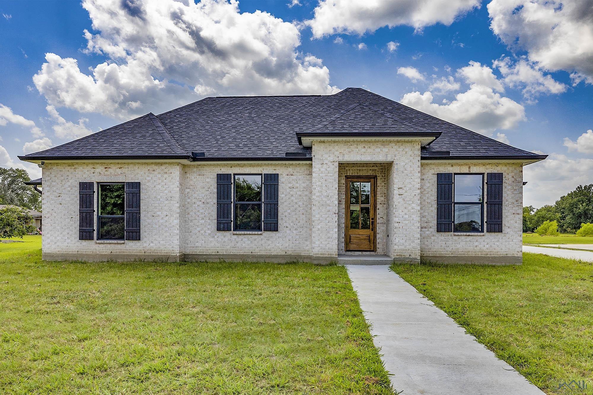 320 Grand Lakes Dr, Thibodaux, Louisiana image 1