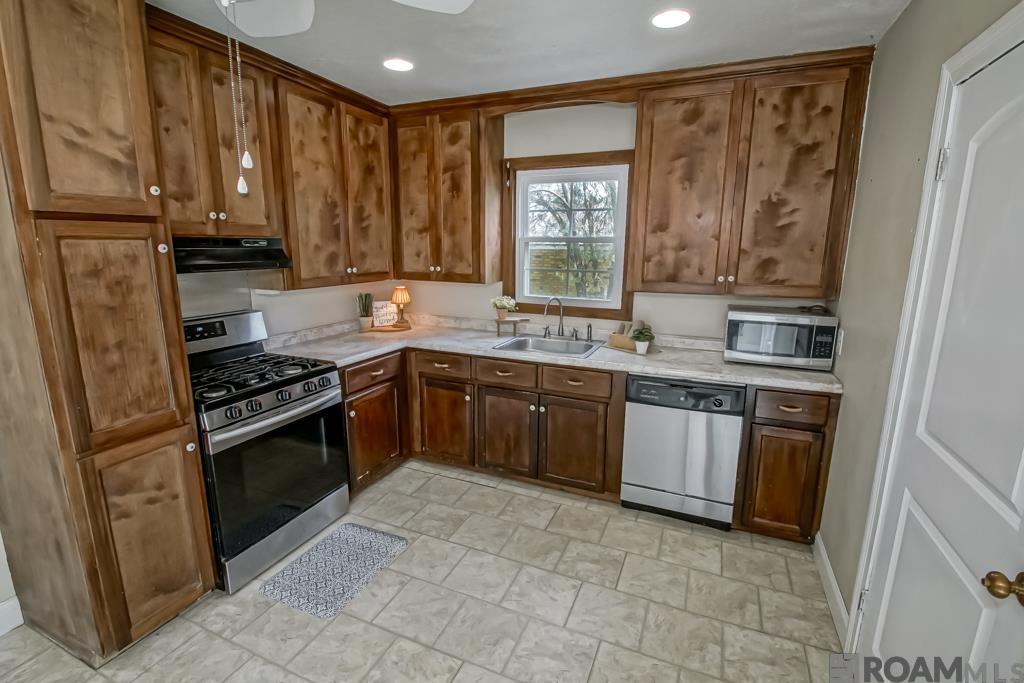 232 North Street, Denham Springs, Louisiana image 2