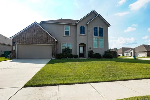 Homes For Sale - 21445 W Grove Dr<br/> Zachary, LA 70791