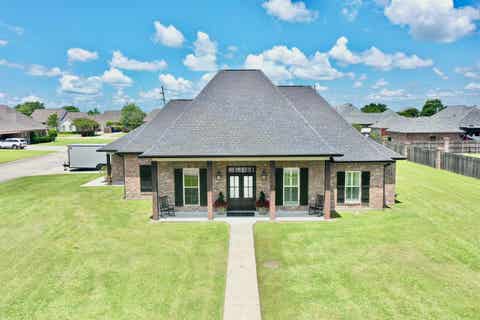 Homes For Sale - 171 Smithfield Dr<br/> Thibodaux, LA 70301