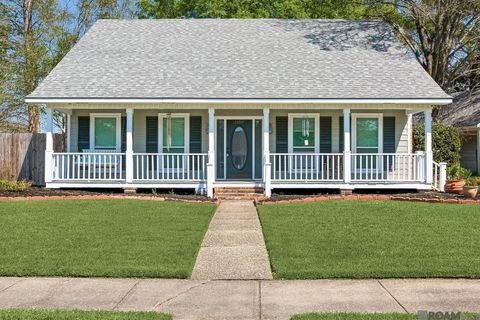 Homes For Sale - 13717 Cedar Ridge Ave<br/> Baton Rouge, LA 70817