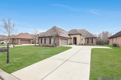 Homes For Sale - 18190 Old Reserve Dr<br/> Ascension County, Prairieville, LA 70769