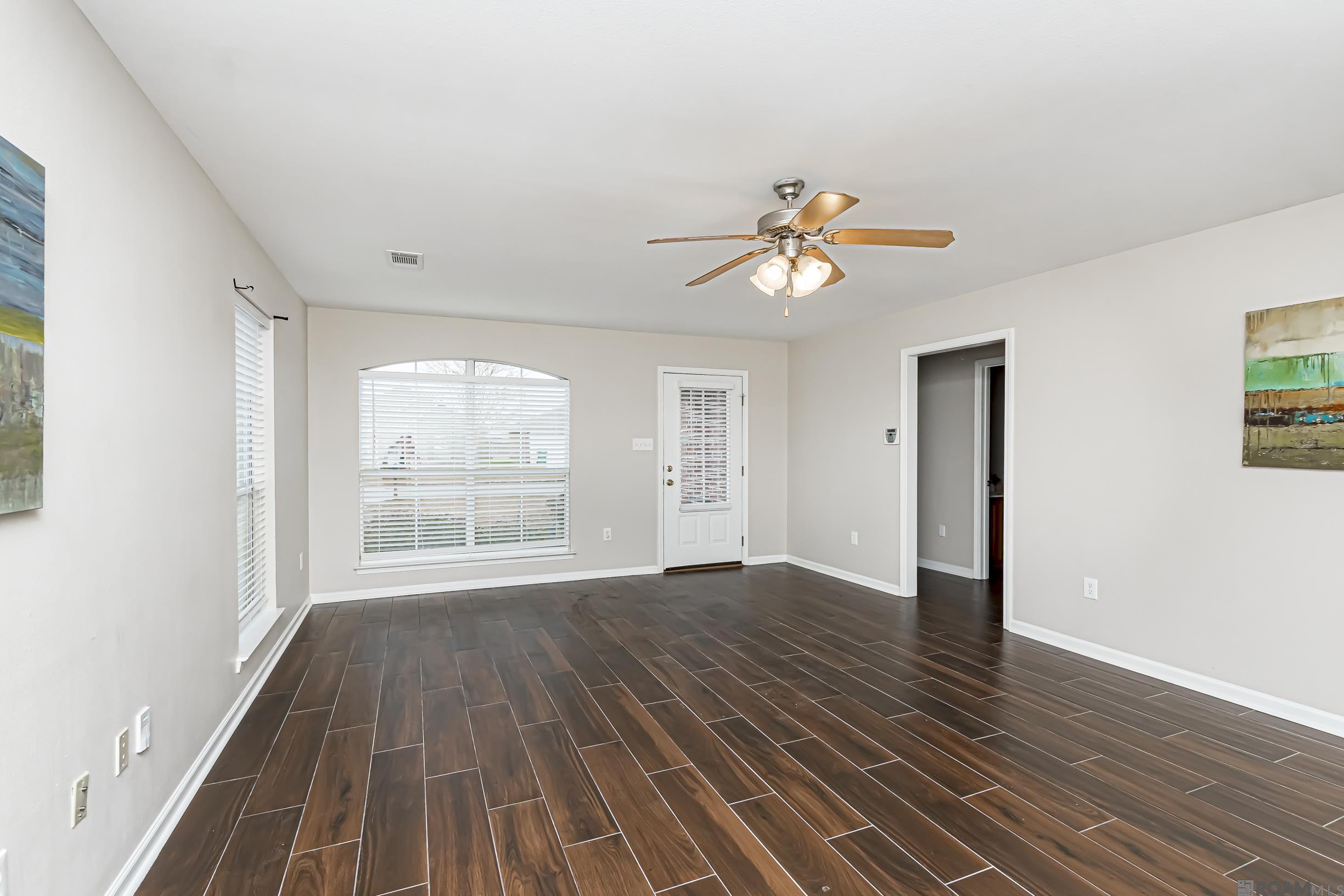 23485 Springhill Dr, Denham Springs, Louisiana image 2