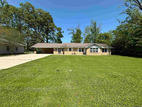 Homes For Sale - 317 Oak St<br/> Denham Springs, LA 70726