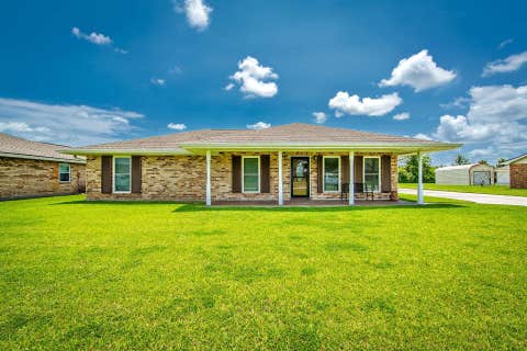 Homes For Sale - 415 Brandywine Boulevard<br/> Thibodaux, LA 70301