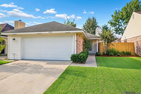 Homes For Sale - 2132 S Flannery Rd<br/> Baton Rouge, LA 70816