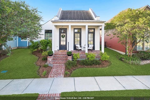 Homes For Sale - 13330 La Petite Ln<br/> East Baton Rouge County, Baton Rouge, LA 70818