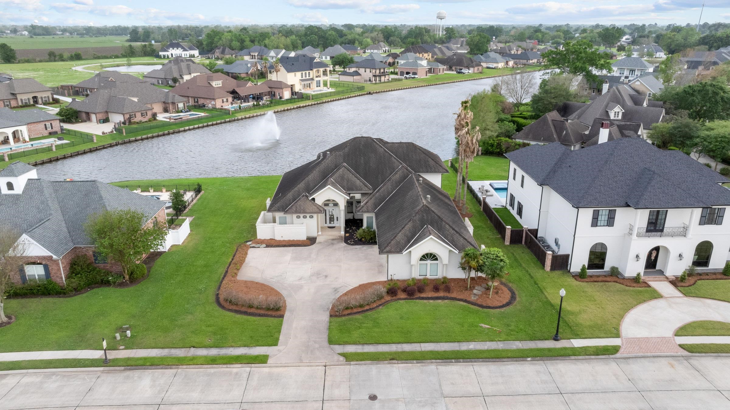 156 Northlake Drive, Thibodaux, Louisiana image 2