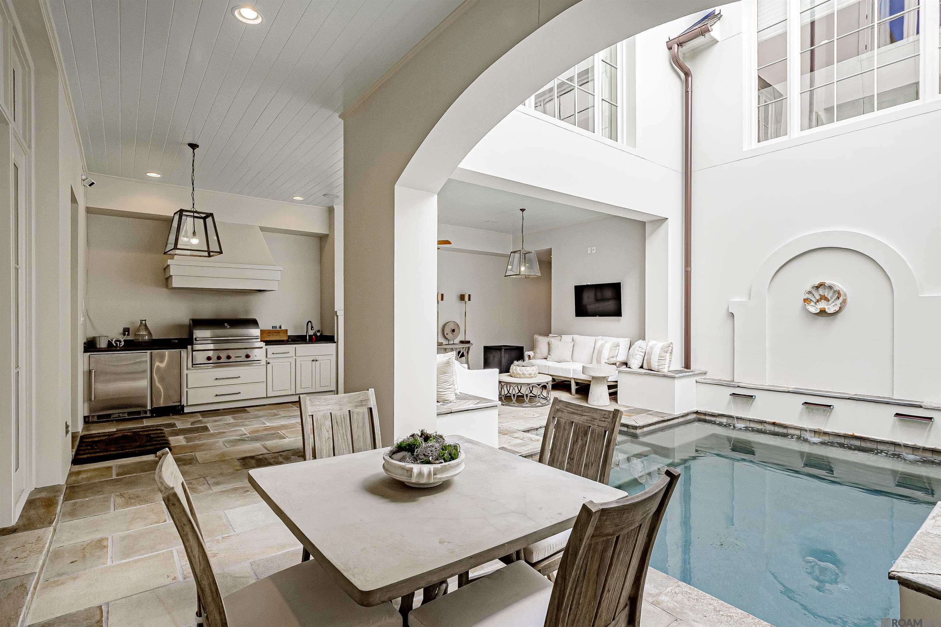 10 Country Club Place, Baton Rouge, Louisiana image 1