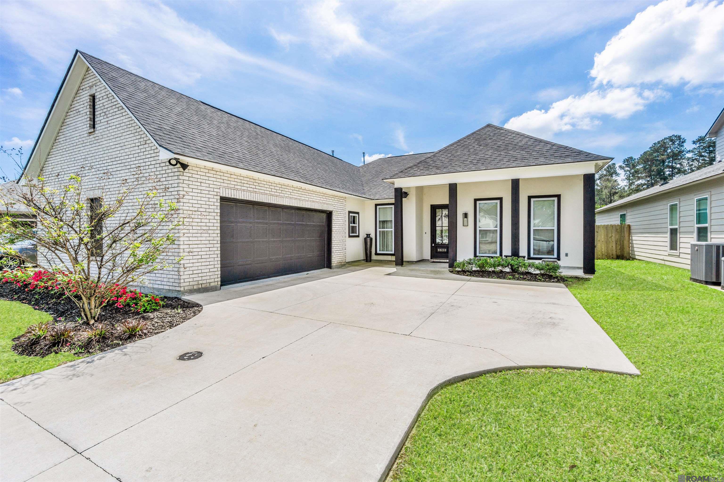 9630 South Creek Dr, Denham Springs, Louisiana image 1
