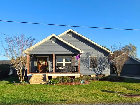 Homes For Sale - 255 West 24th Street<br/> Larose, LA 70373