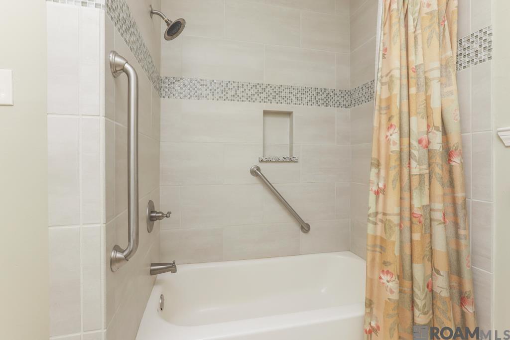 21090 Debbie Ln, Denham Springs, Louisiana image 19