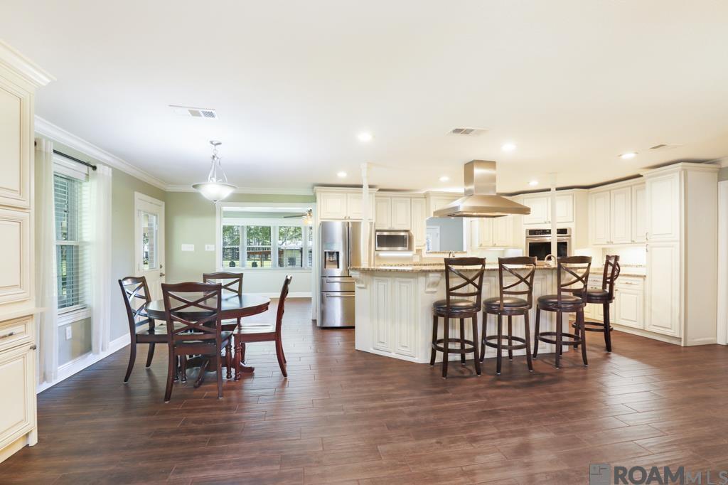 21090 Debbie Ln, Denham Springs, Louisiana image 10