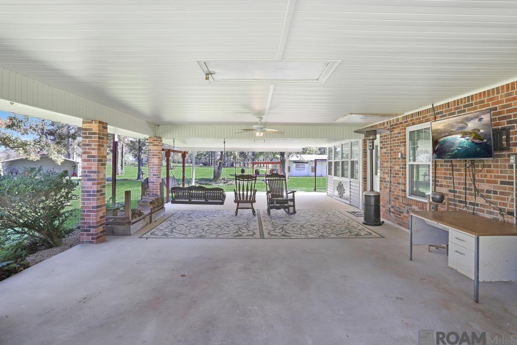 21090 Debbie Ln, Denham Springs, Louisiana image 21
