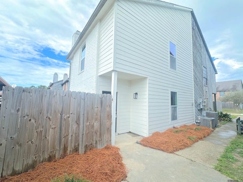 Condo For Sale - 13714 Kenner Ave #UNIT C<br/> Baton Rouge, LA 70810