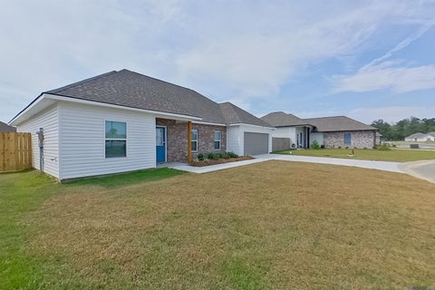 Homes For Rent - 13784 Willowmore Dr<br/> Livingston County, Denham Springs, LA 70726