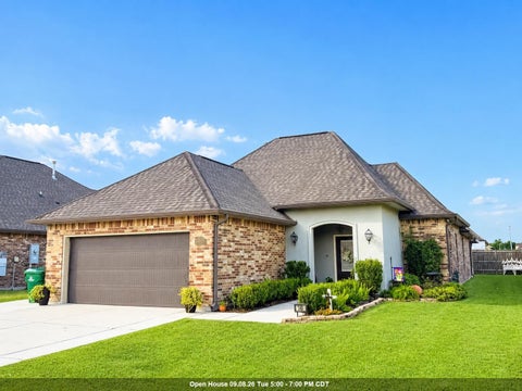Homes For Sale - 149 Magnolia Bluff Ct<br/> Lafourche County, Gray, LA 70359