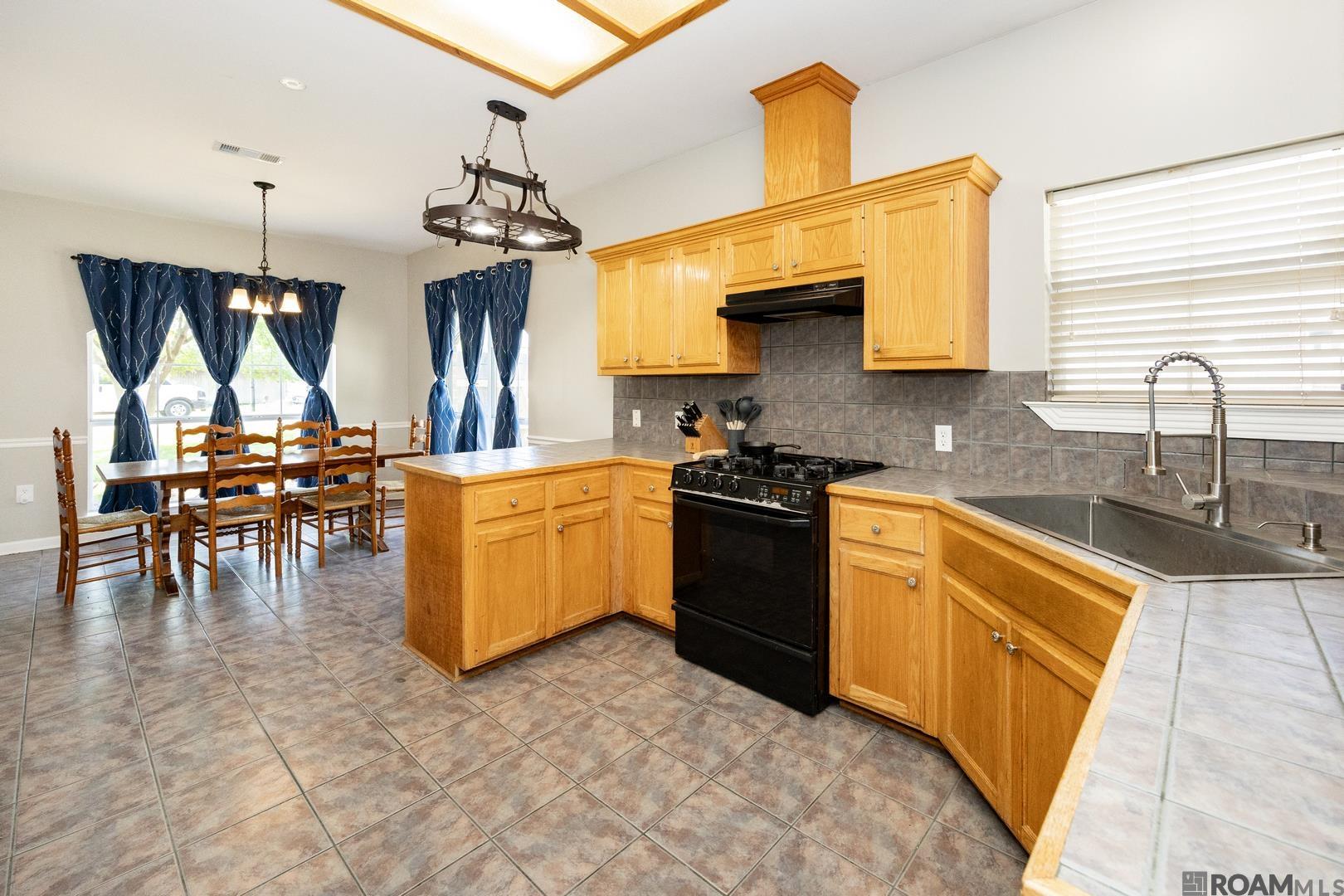 30914 Carriage Way, Denham Springs, Louisiana image 5