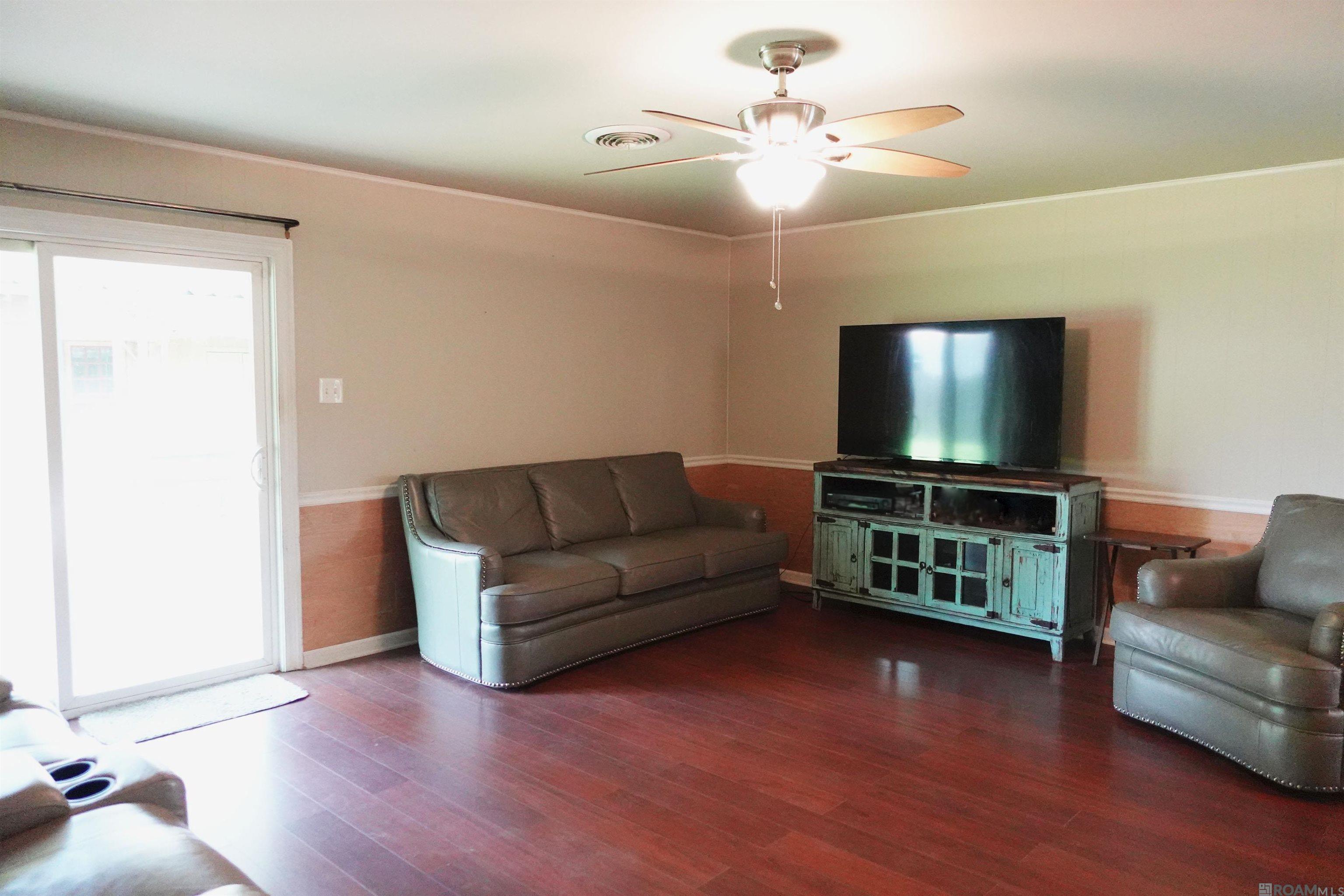 8025 Bellmont St, Denham Springs, Louisiana image 6