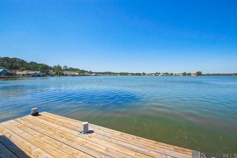 Homes For Sale - 13603 Riverlake Dr<br/> Covington, LA 70435