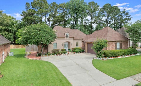 Homes For Sale - 16603 Highland Club Ave<br/> Baton Rouge, LA 70817