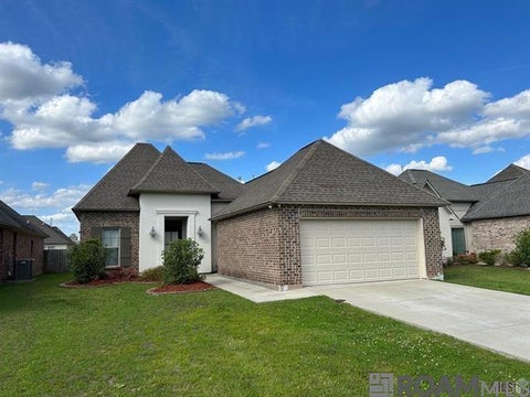 Homes For Rent - 10365 Grand Plaza Dr<br/> Denham Springs, LA 70726