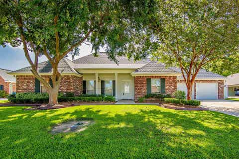 Homes For Sale - 109 Webre Dr<br/> Thibodaux, LA 70301