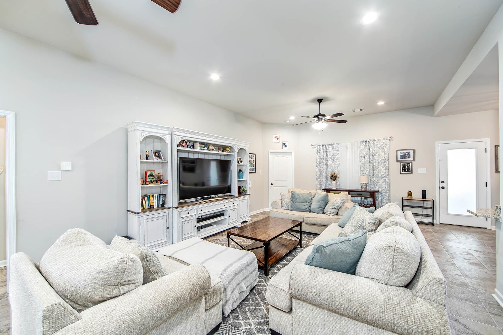201 Colony Station, Thibodaux, Louisiana image 13