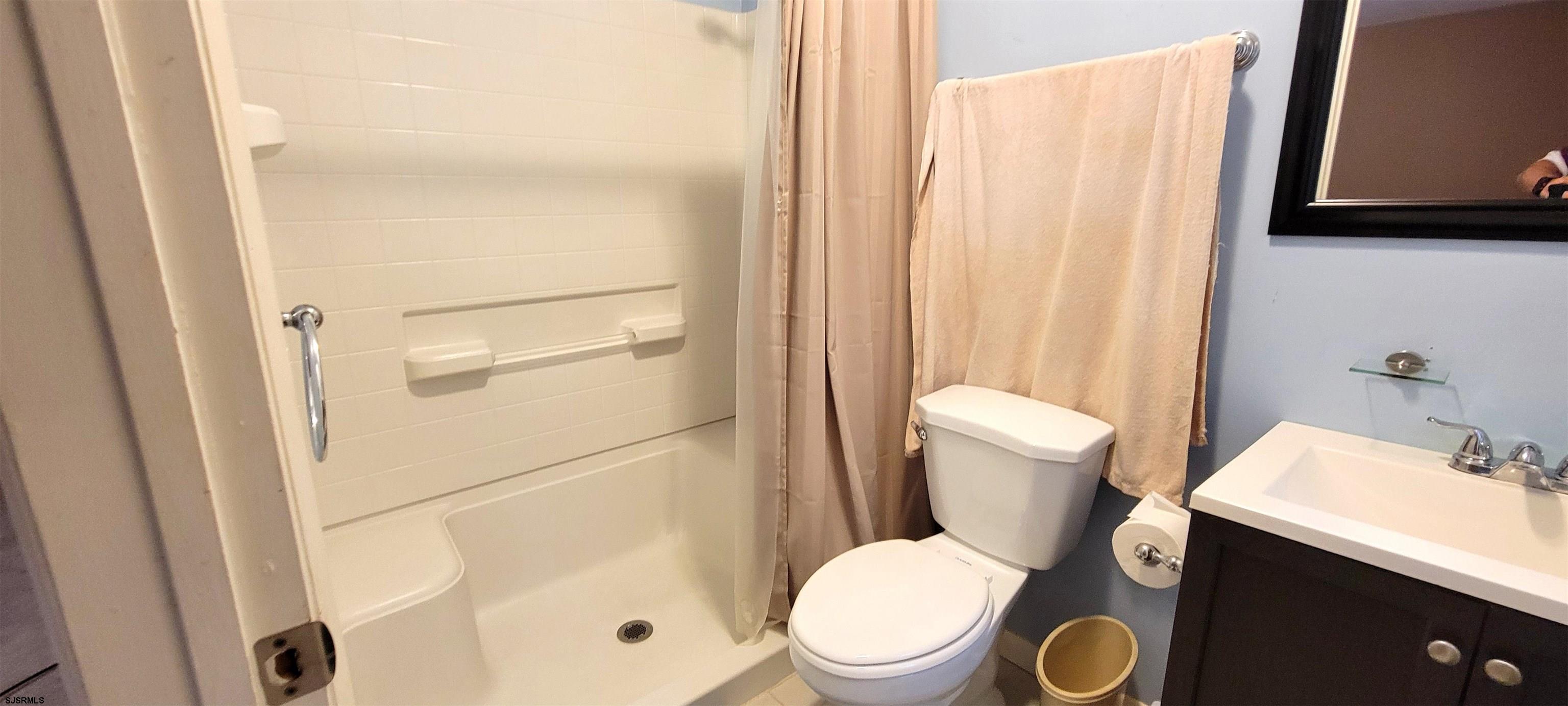 Northfield, New Jersey 08225, United States, 3 Bedrooms Bedrooms, ,2 BathroomsBathrooms,Residential,Active,194536