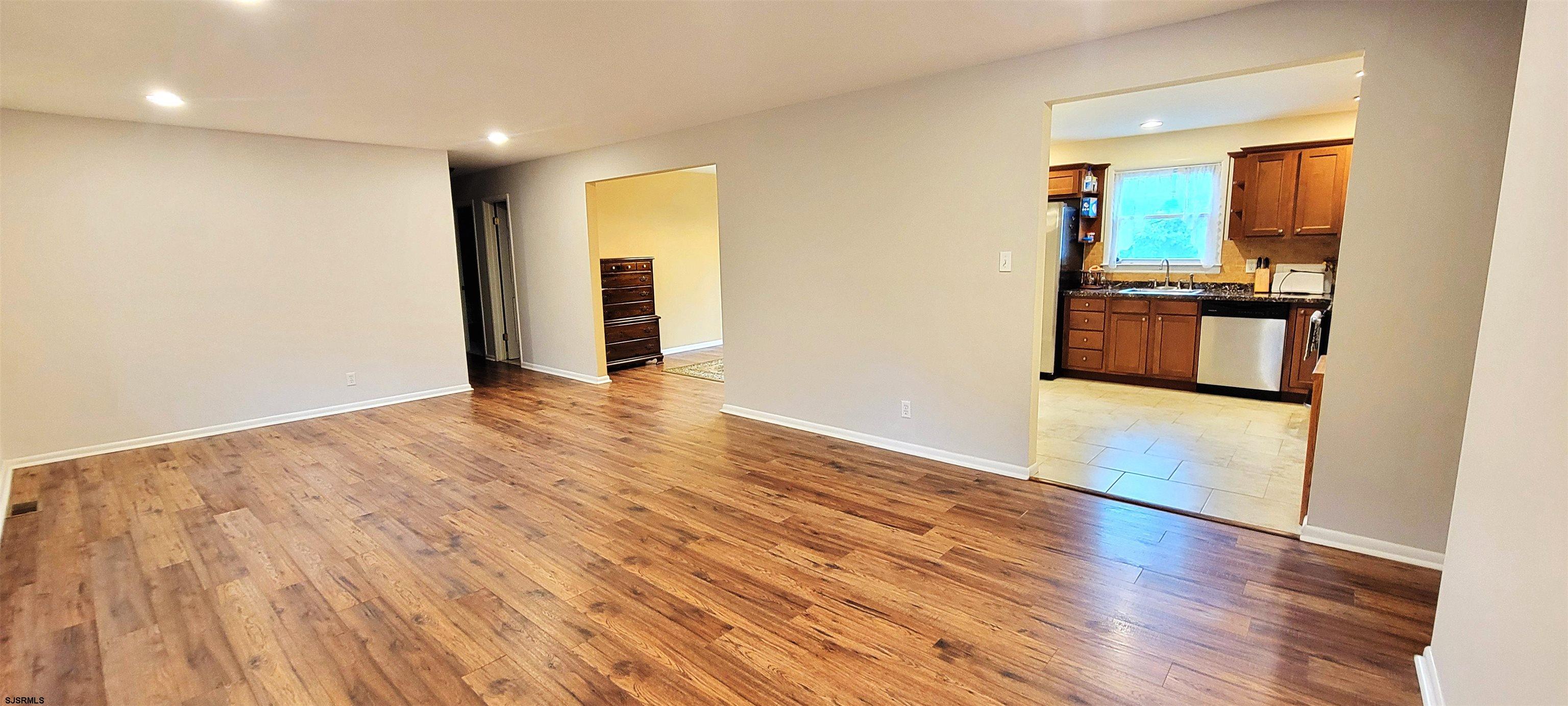 Northfield, New Jersey 08225, United States, 3 Bedrooms Bedrooms, ,2 BathroomsBathrooms,Residential,Active,194536