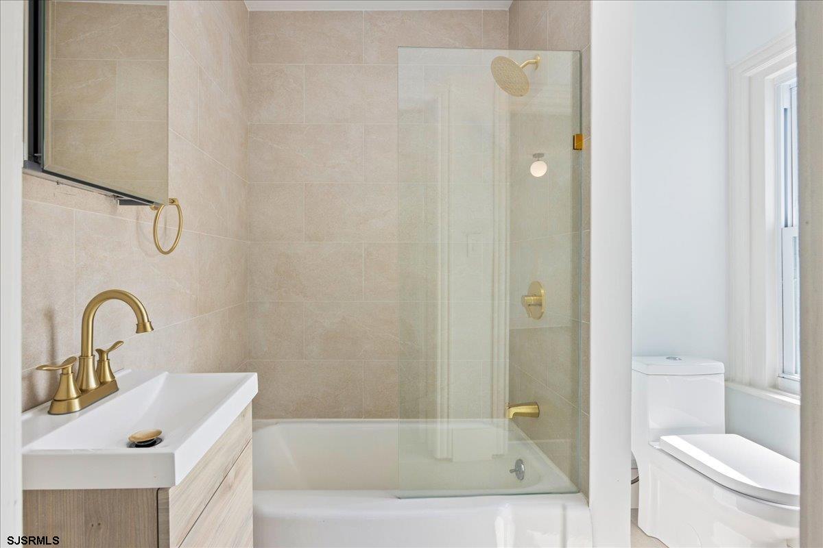 Ventnor, New Jersey 08406, United States, 8 Bedrooms Bedrooms, ,5 BathroomsBathrooms,Residential,Active,19415