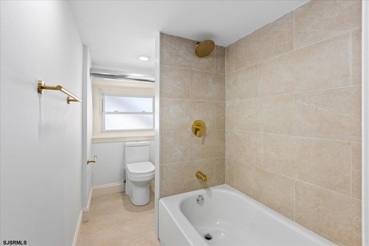 Ventnor, New Jersey 08406, United States, 8 Bedrooms Bedrooms, ,5 BathroomsBathrooms,Residential,Active,19415