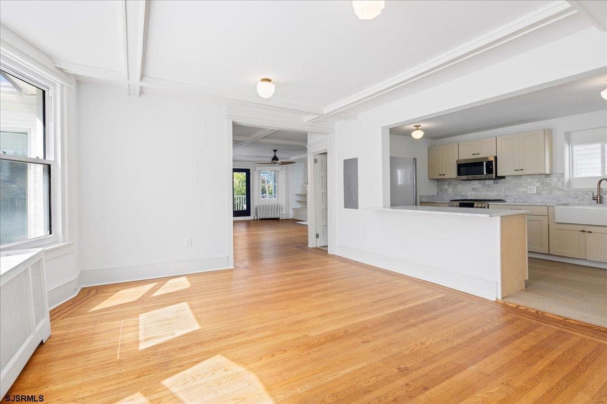 Ventnor, New Jersey 08406, United States, 8 Bedrooms Bedrooms, ,5 BathroomsBathrooms,Residential,Active,19415