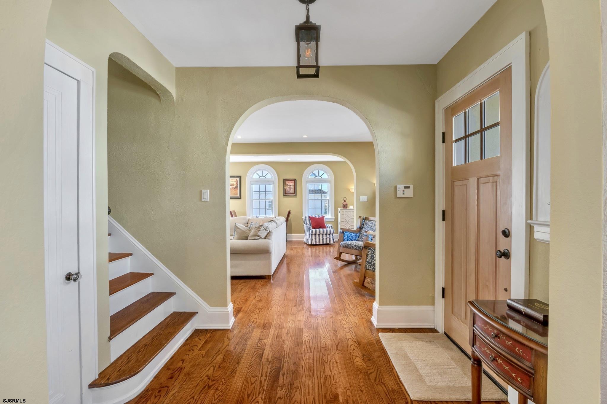 901 St James Place