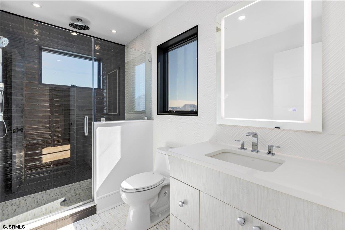 Margate, New Jersey 08402, United States, 5 Bedrooms Bedrooms, ,6 BathroomsBathrooms,Residential,Active,124808