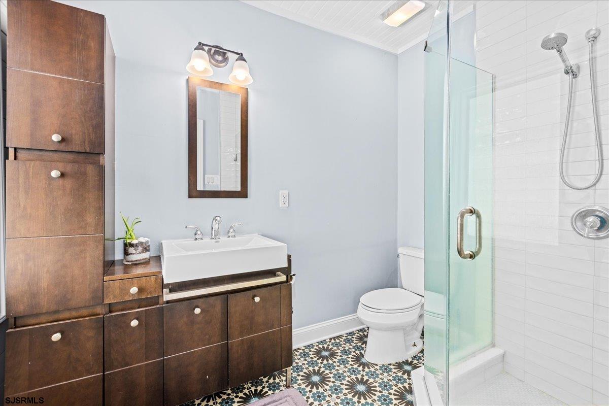 Ventnor, New Jersey 08406, United States, 7 Bedrooms Bedrooms, ,4 BathroomsBathrooms,Residential,Active,135601