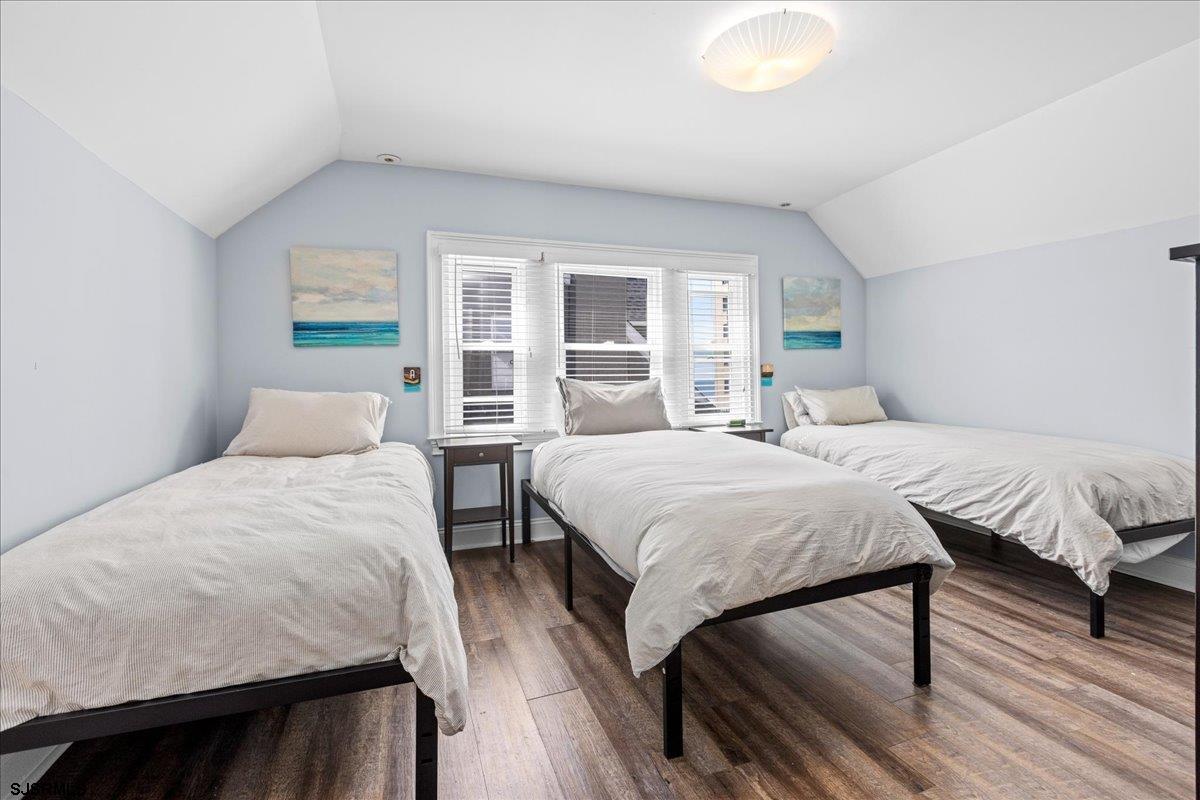 Ventnor, New Jersey 08406, United States, 7 Bedrooms Bedrooms, ,4 BathroomsBathrooms,Residential,Active,135601