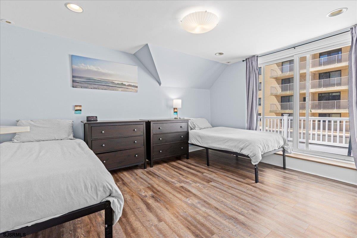 Ventnor, New Jersey 08406, United States, 7 Bedrooms Bedrooms, ,4 BathroomsBathrooms,Residential,Active,135601