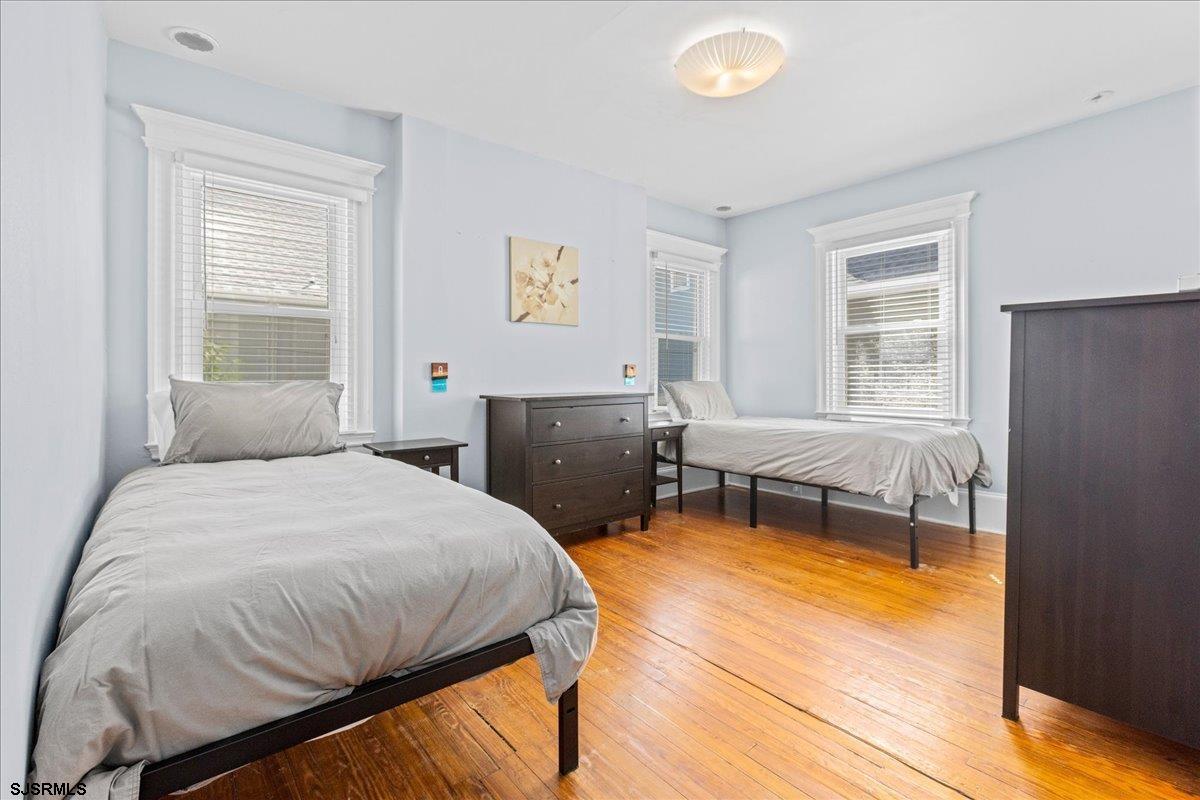 Ventnor, New Jersey 08406, United States, 7 Bedrooms Bedrooms, ,4 BathroomsBathrooms,Residential,Active,135601