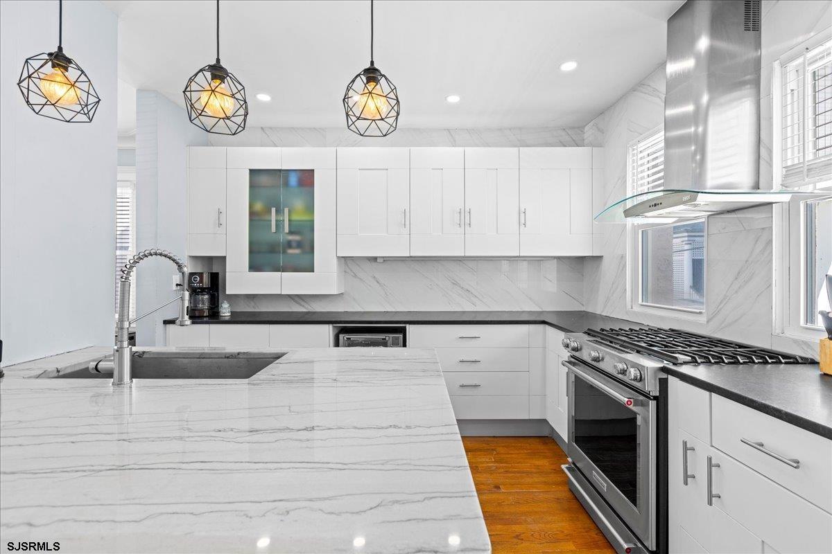 Ventnor, New Jersey 08406, United States, 7 Bedrooms Bedrooms, ,4 BathroomsBathrooms,Residential,Active,135601