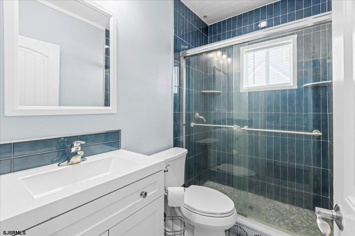 Ventnor, New Jersey 08406, United States, 7 Bedrooms Bedrooms, ,4 BathroomsBathrooms,Residential,Active,135601