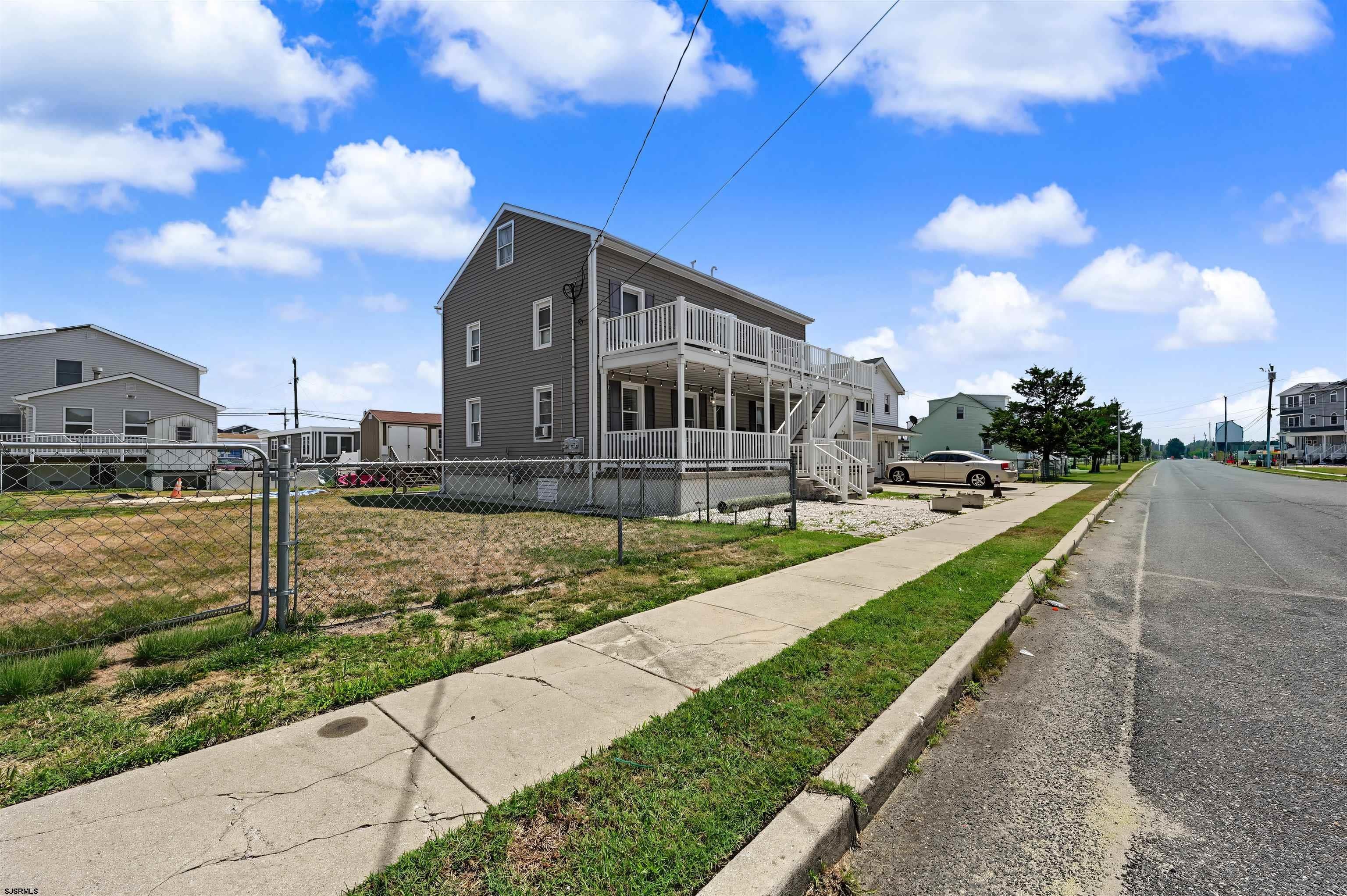 523 W Maple