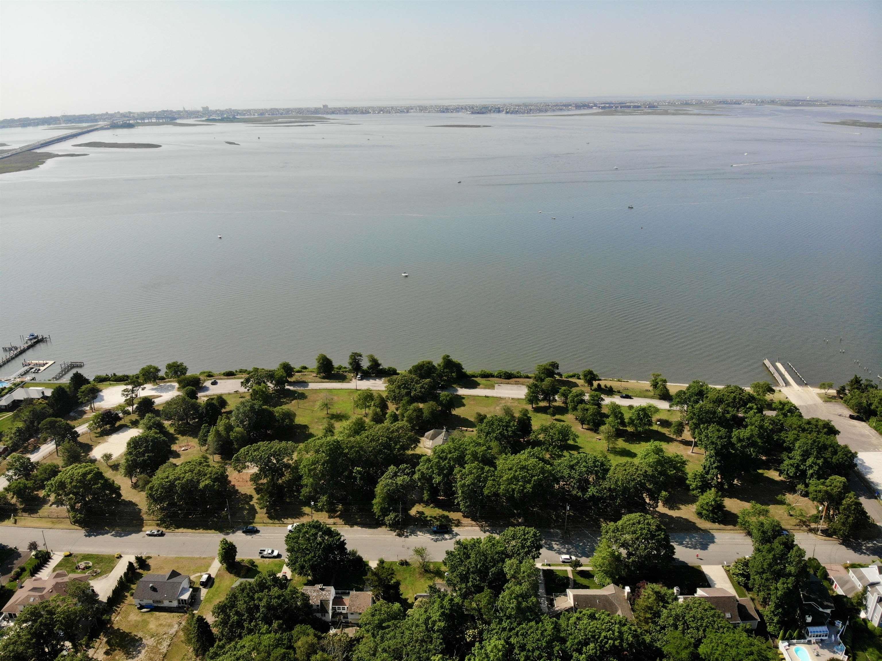 Somers Point, New Jersey 08244, United States, 4 Bedrooms Bedrooms, ,2 BathroomsBathrooms,Residential,Active,160395