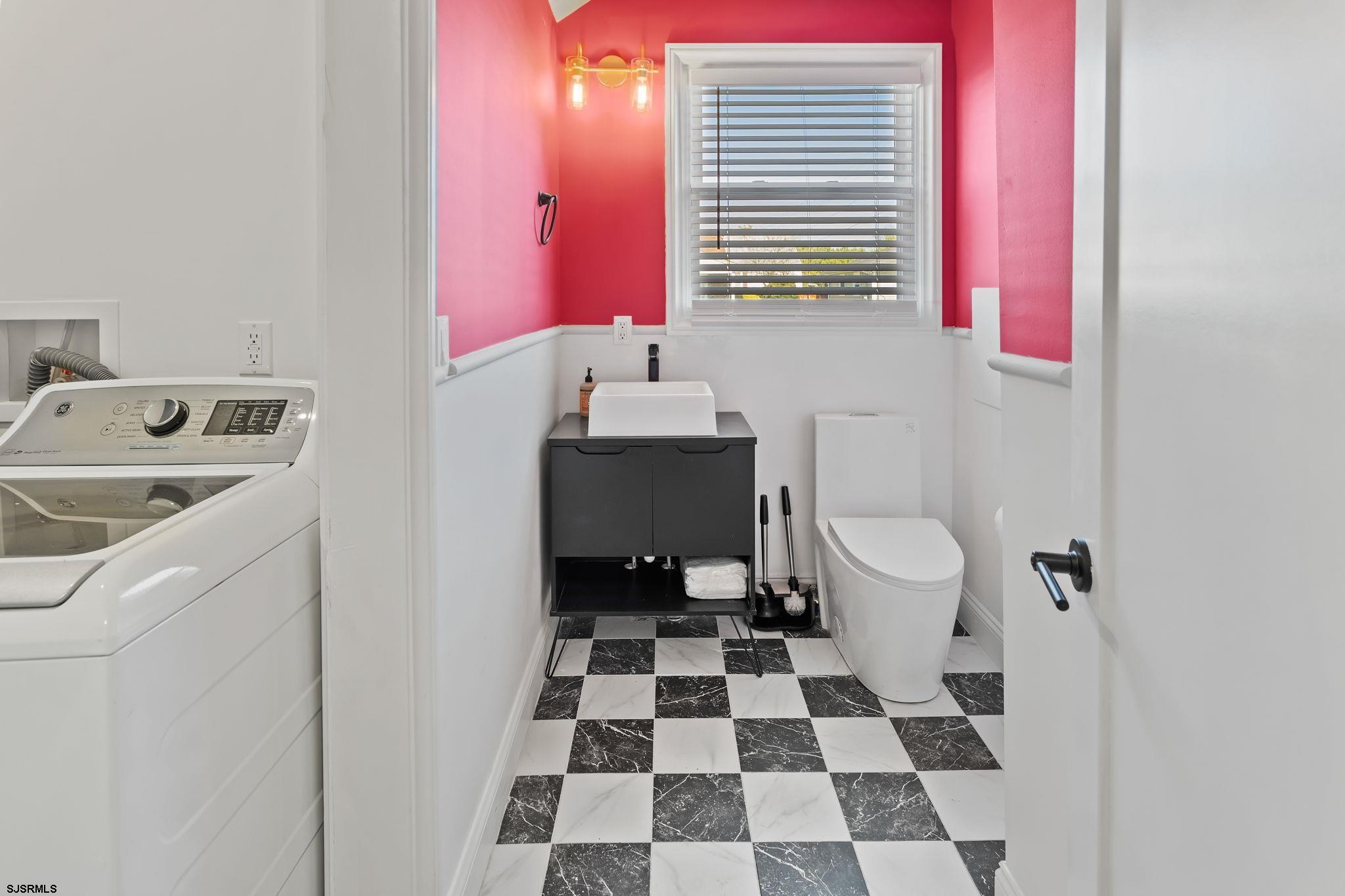 Atlantic City, New Jersey 08401, United States, 4 Bedrooms Bedrooms, ,4 BathroomsBathrooms,Residential,Active,158583