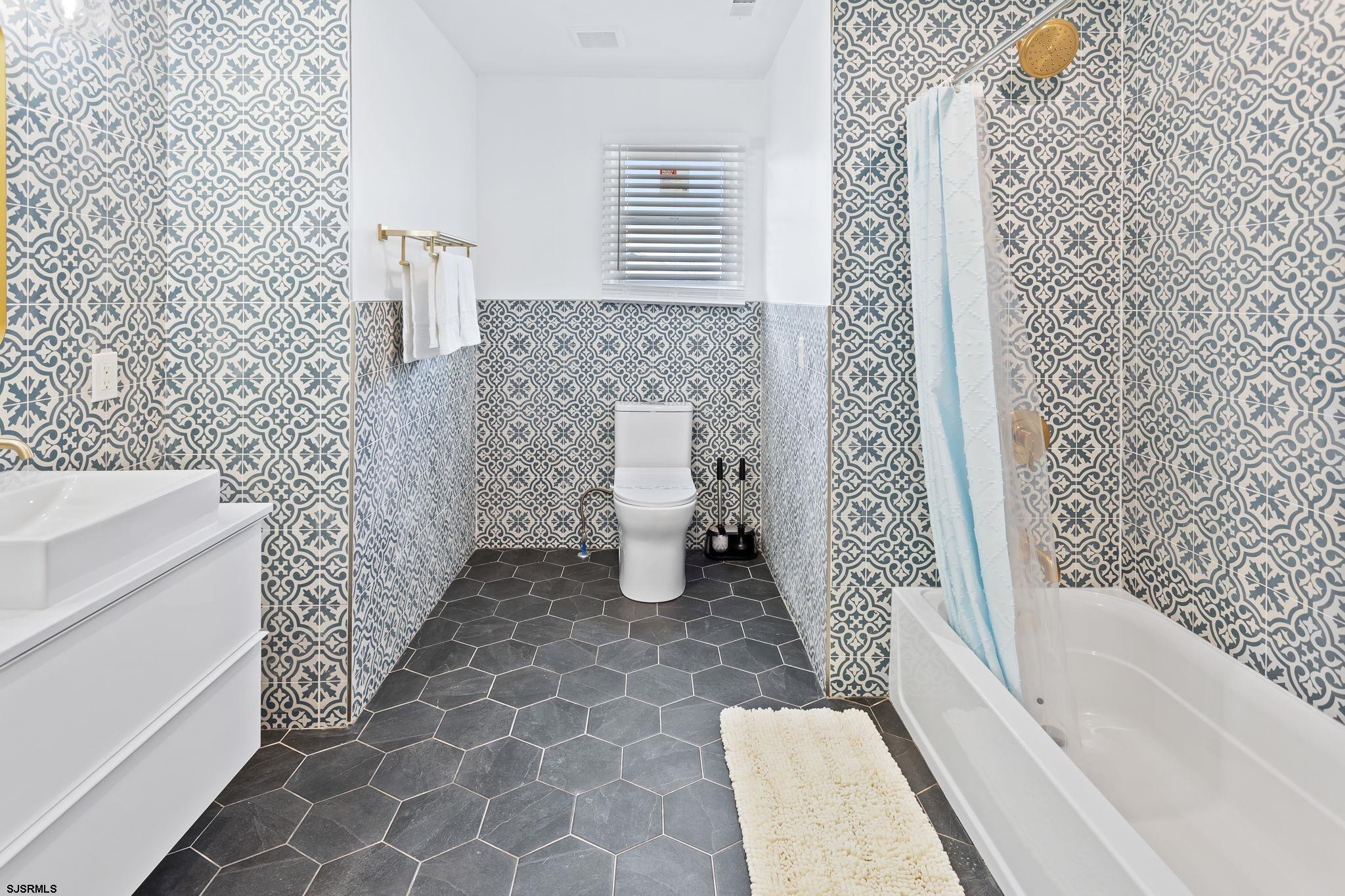 Atlantic City, New Jersey 08401, United States, 4 Bedrooms Bedrooms, ,4 BathroomsBathrooms,Residential,Active,158583