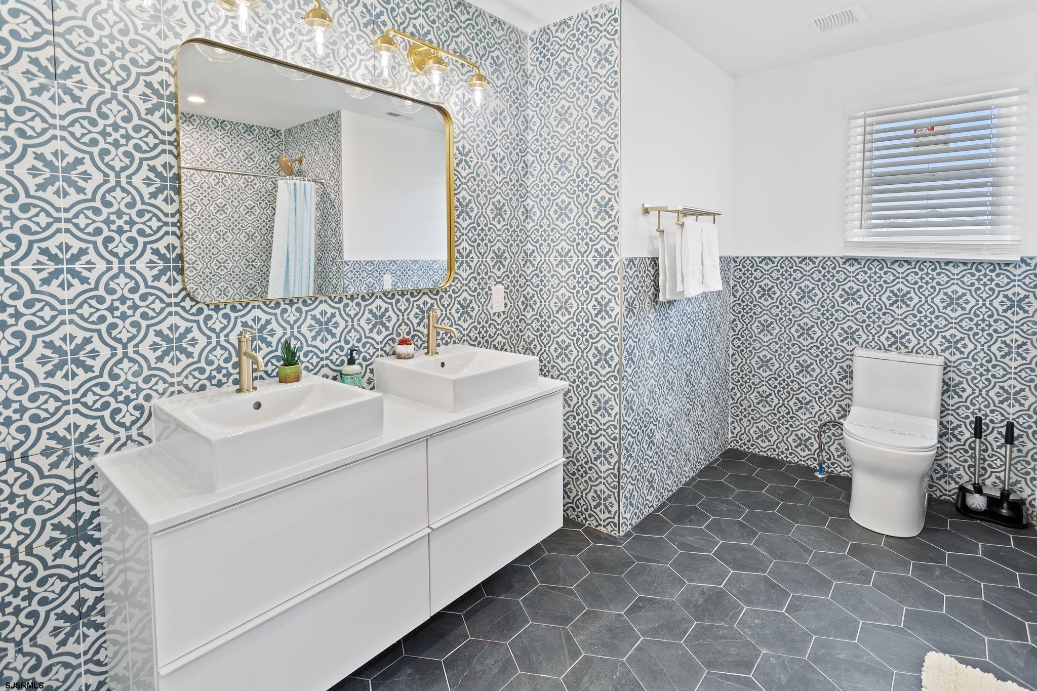 Atlantic City, New Jersey 08401, United States, 4 Bedrooms Bedrooms, ,4 BathroomsBathrooms,Residential,Active,158583