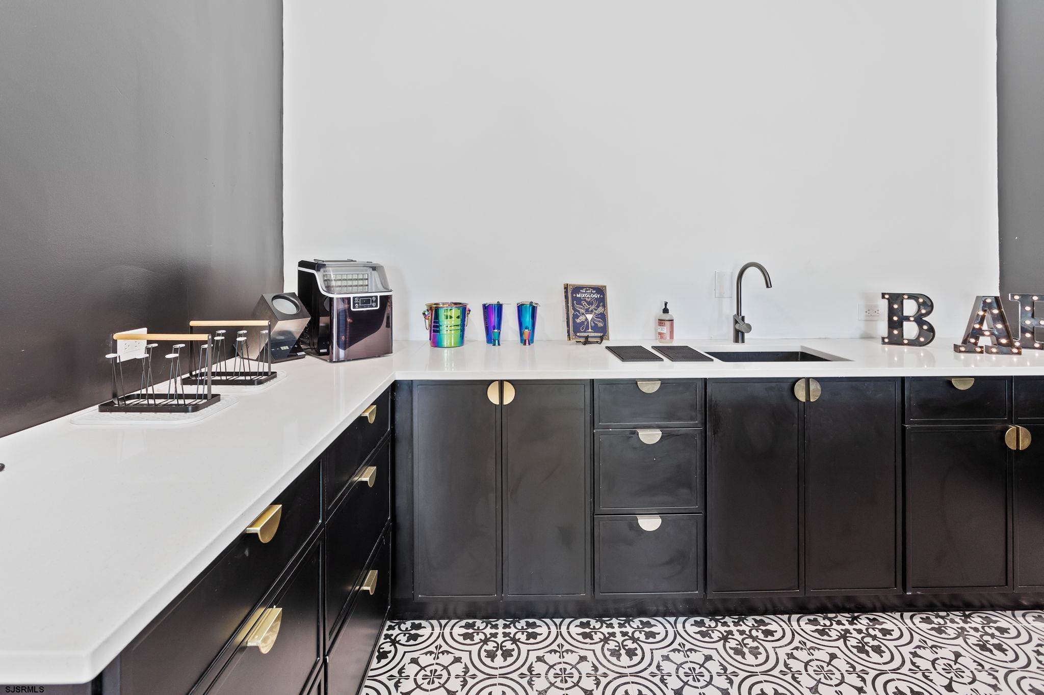 Atlantic City, New Jersey 08401, United States, 4 Bedrooms Bedrooms, ,4 BathroomsBathrooms,Residential,Active,158583