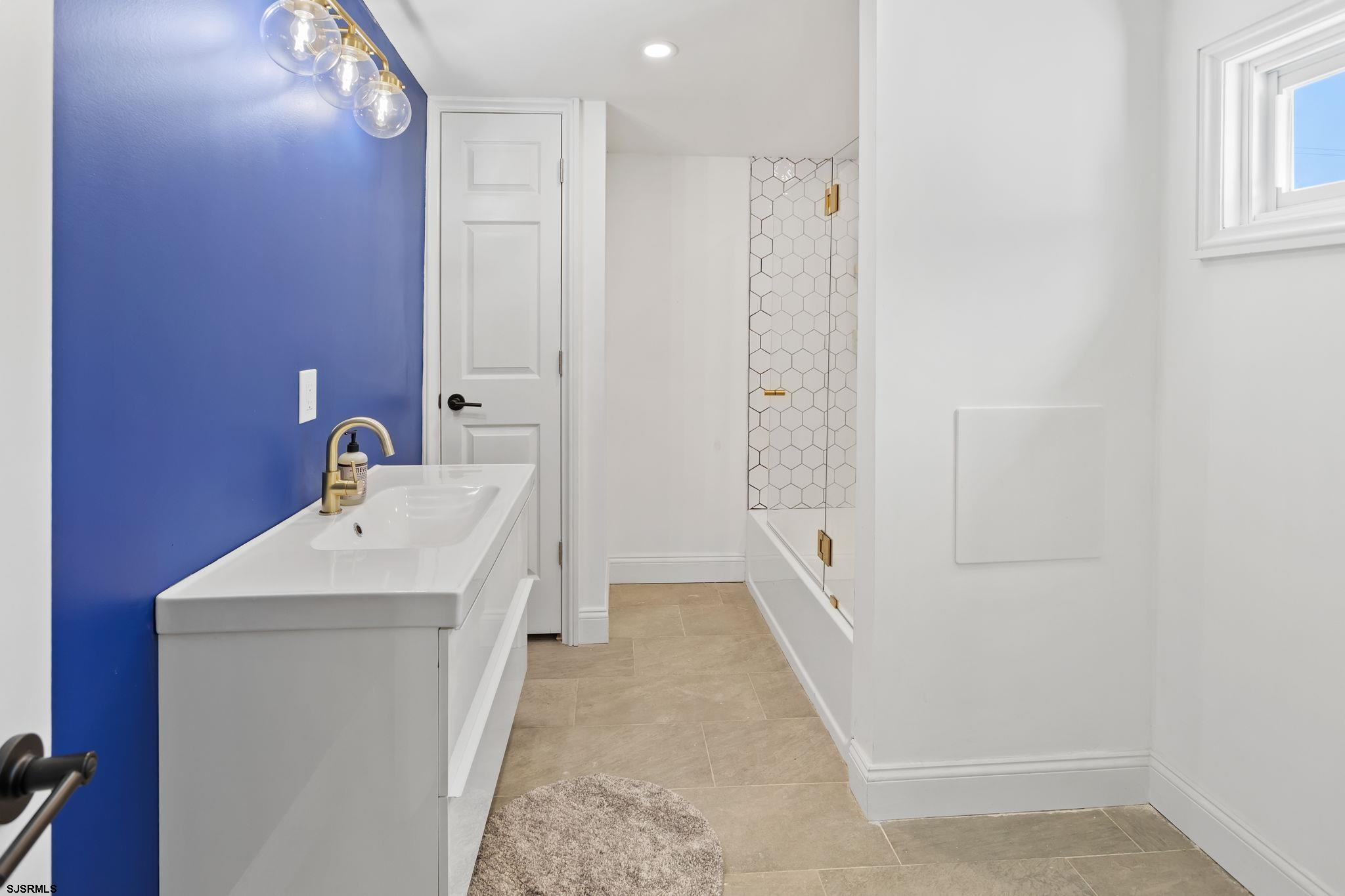 Atlantic City, New Jersey 08401, United States, 4 Bedrooms Bedrooms, ,4 BathroomsBathrooms,Residential,Active,158583