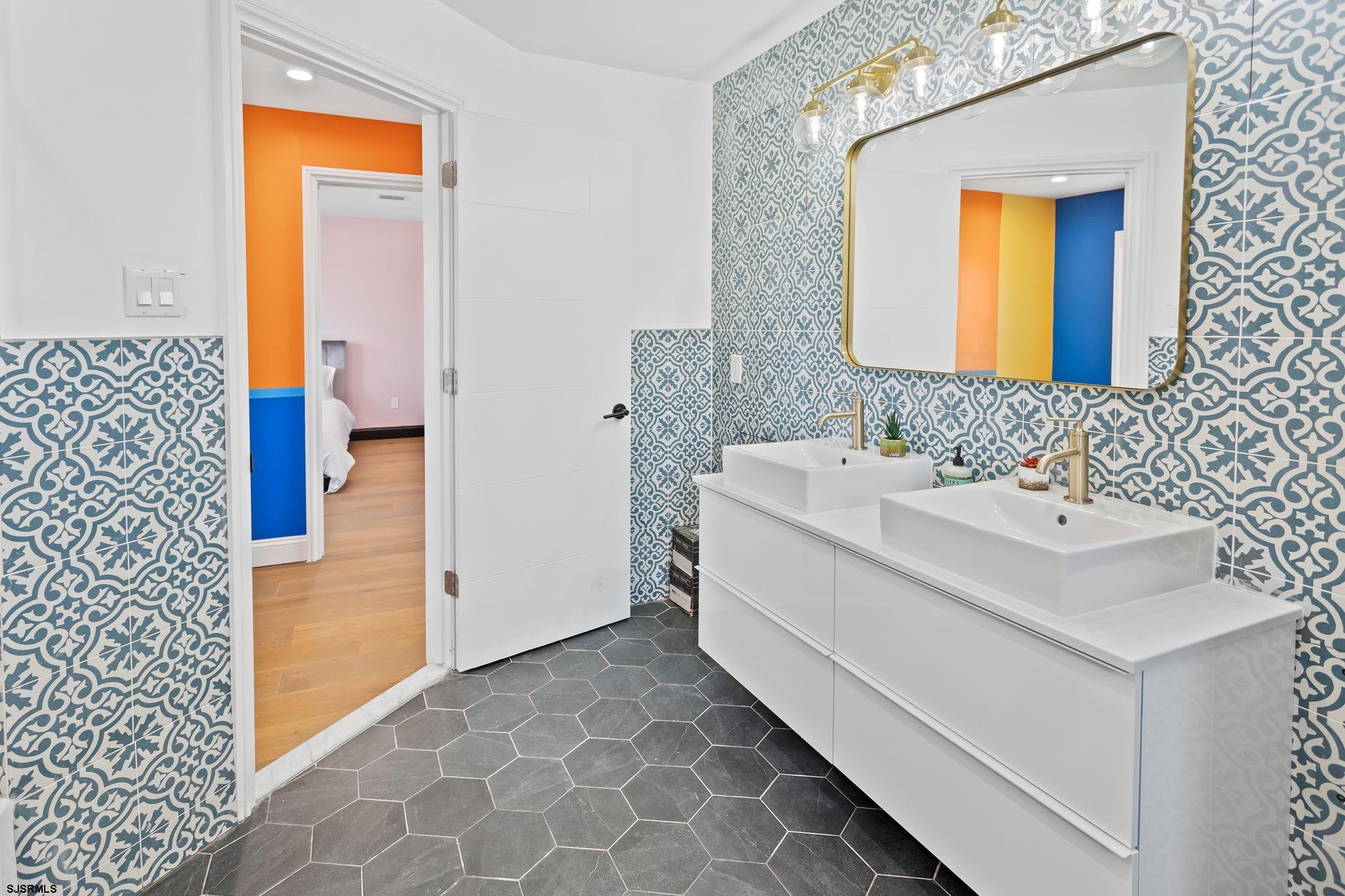 Atlantic City, New Jersey 08401, United States, 4 Bedrooms Bedrooms, ,4 BathroomsBathrooms,Residential,Active,158583