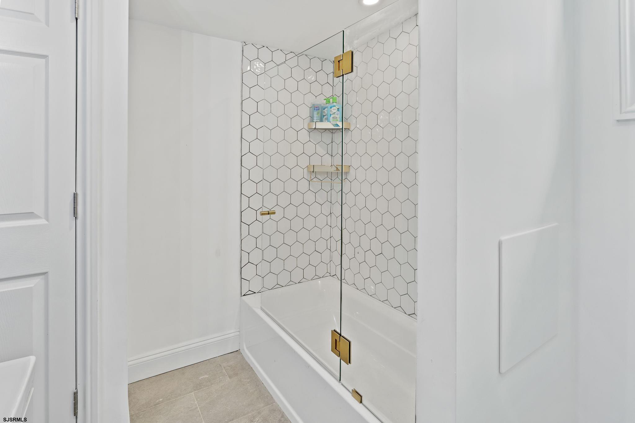 Atlantic City, New Jersey 08401, United States, 4 Bedrooms Bedrooms, ,4 BathroomsBathrooms,Residential,Active,158583